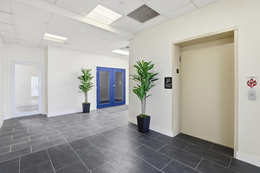 More Photos Of 2925 Lord Baltimore Dr, Windsor Mill Medical For Lease