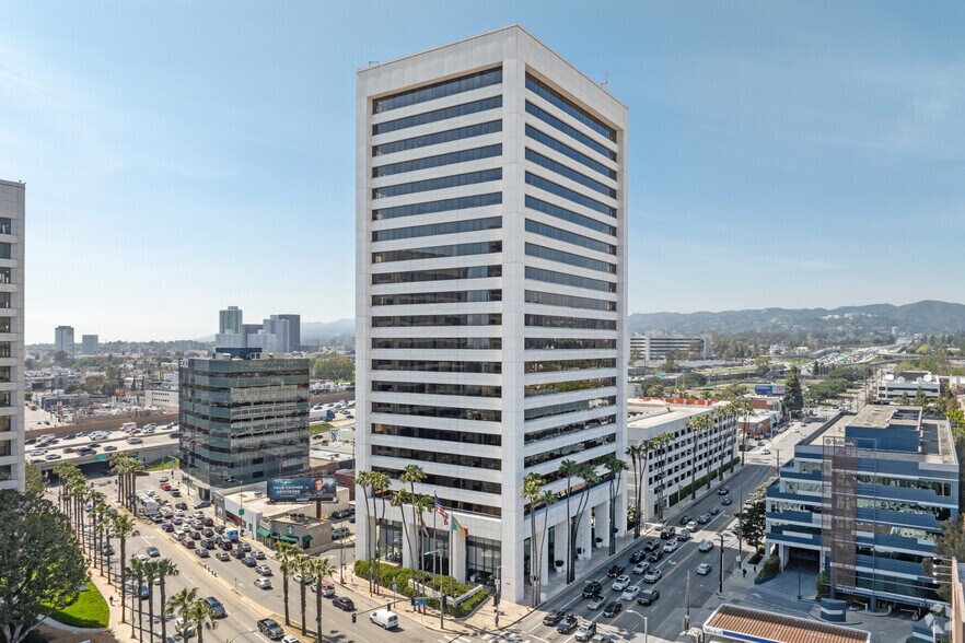 More Photos Of 11111 Santa Monica Blvd, Los Angeles Loft Creative Space For Lease