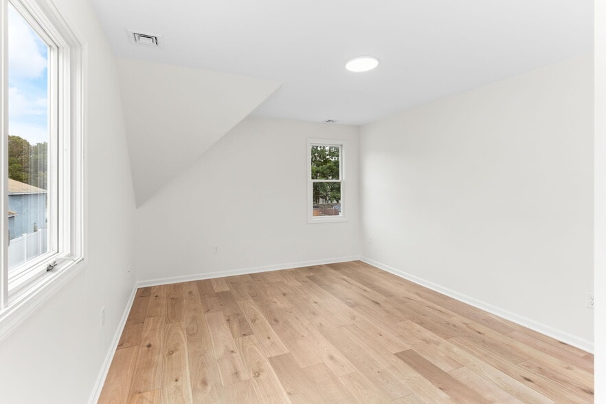 More Photos Of 280 Washington St, North Easton Light Distribution For Sale