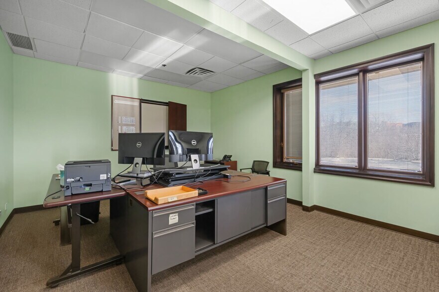 More Photos Of 1477 Barclay Blvd, Buffalo Grove Office For Sale
