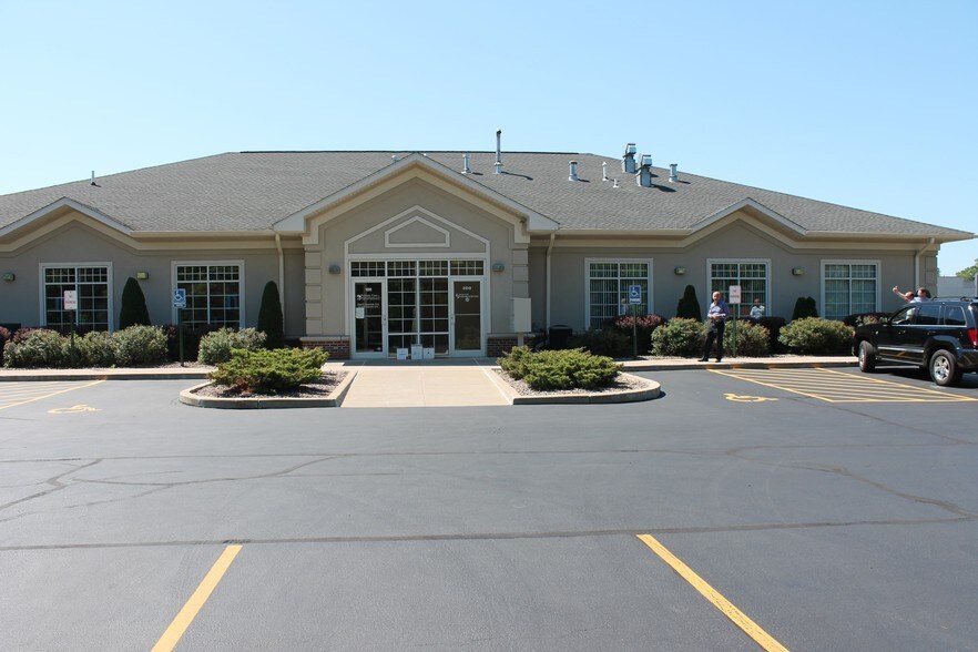 Primary Photo Of 3799 Commerce Ct, North Tonawanda Medical For Lease