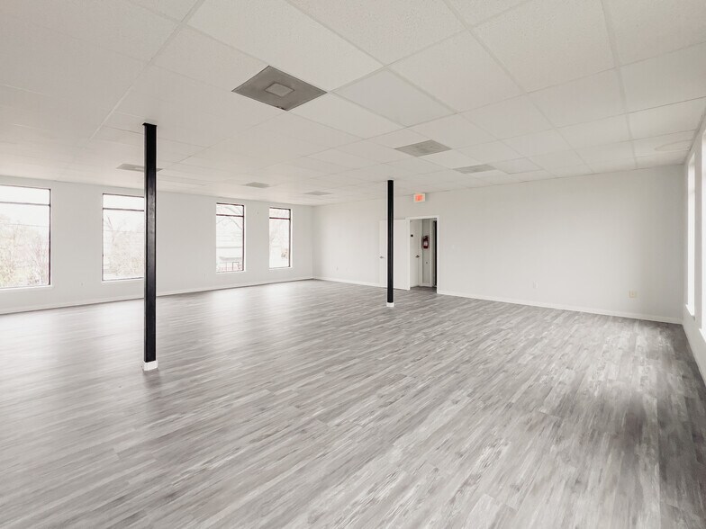 More Photos Of 5730 Centralcrest, Houston Warehouse For Lease