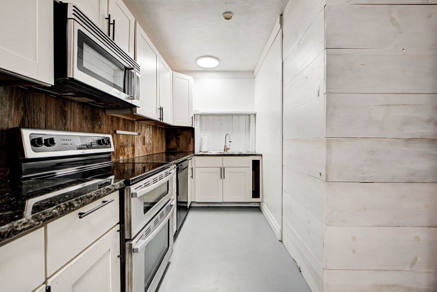 More Photos Of 210 Main st, Minco Health Club For Sale