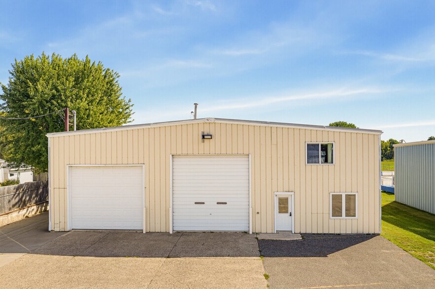 More Photos Of 104 Cedar Ave S, Watkins Warehouse For Sale