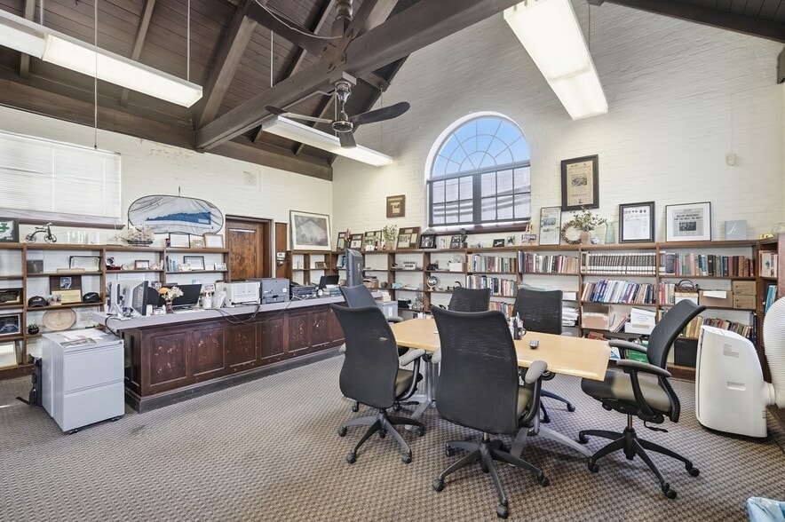 More Photos Of 1703 Dale Rd, Cincinnati Public Library For Sale