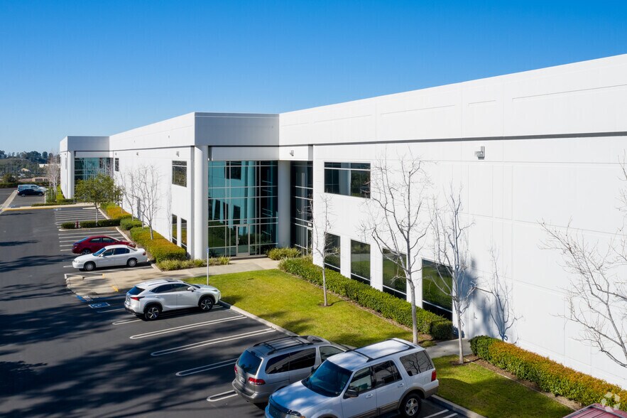 More Photos Of 20131 Ellipse, Foothill Ranch Manufacturing For Lease
