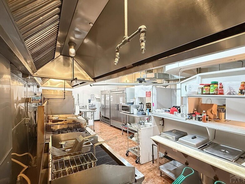 More Photos Of 424 W Northern Ave, Pueblo Restaurant For Sale