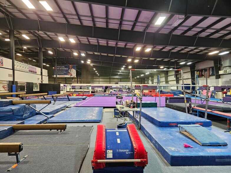 More Photos Of 142 State Route 111, Hampstead Freestanding For Sale