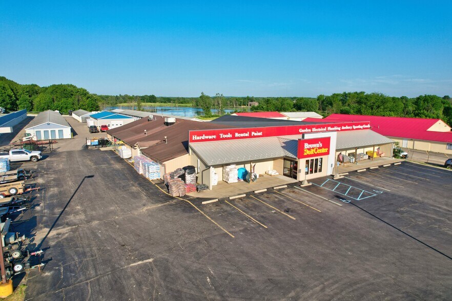 More Photos Of 7281 S State Rd, Goodrich Freestanding For Sale