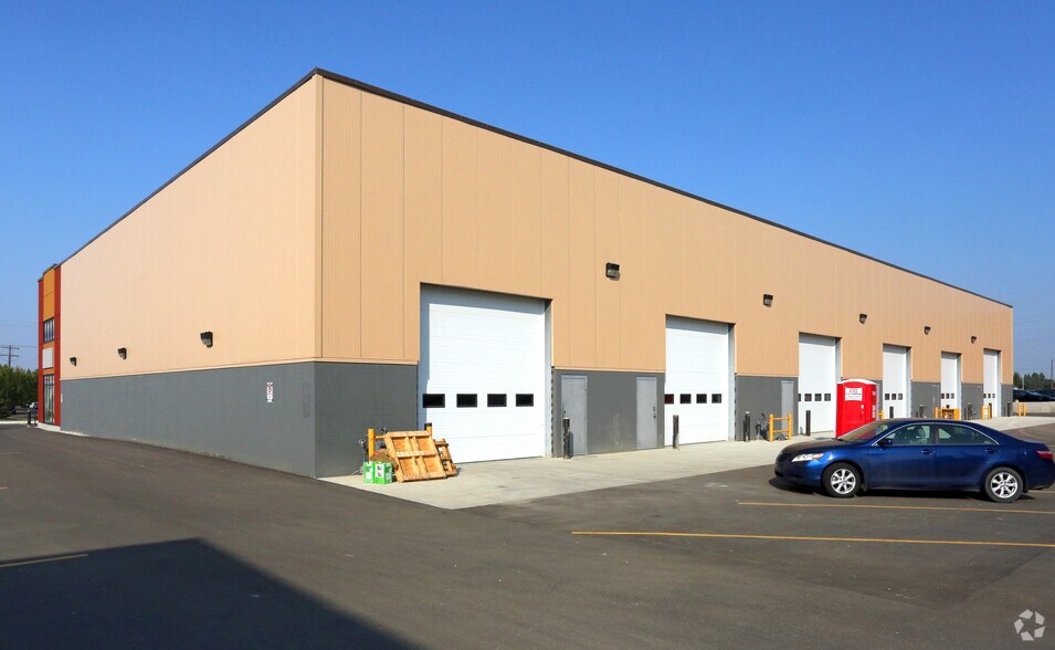 More Photos Of 9169 25th Ave NW, Edmonton Showroom For Lease