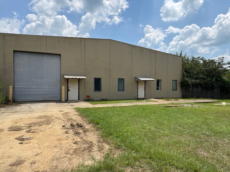 More Photos Of 619 Marcus St, Dublin Light Distribution For Sale