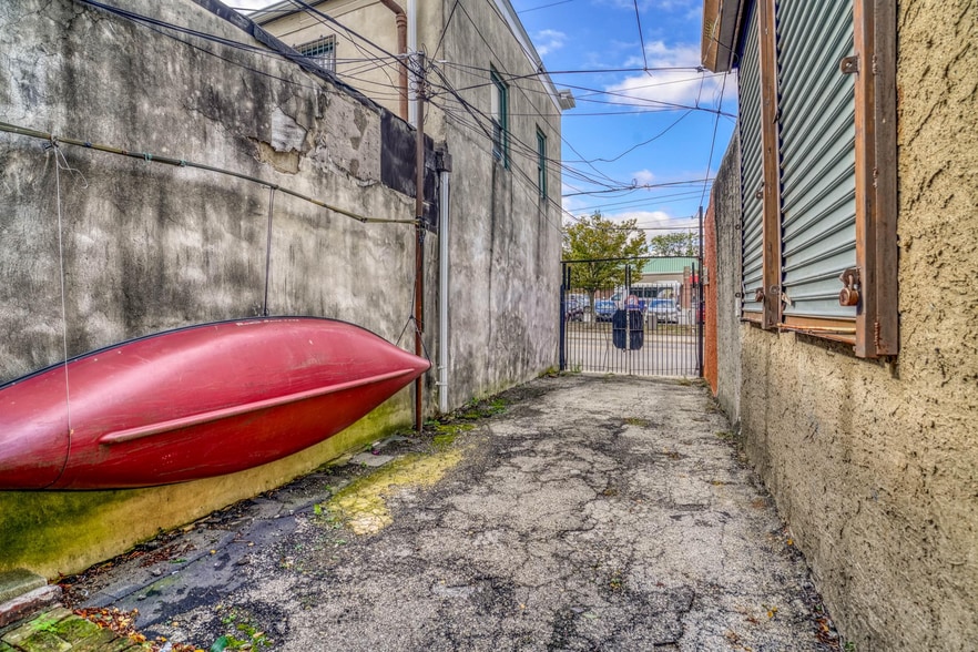 More Photos Of 12 E Wister St, Philadelphia Storefront For Sale