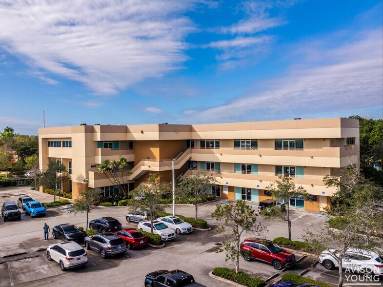 More Photos Of 1625 N Commerce Pky, Weston Medical For Sale