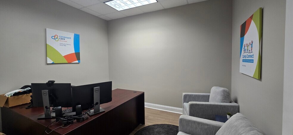 More Photos Of 1307-1309 Providence Rd, Brandon Office For Lease