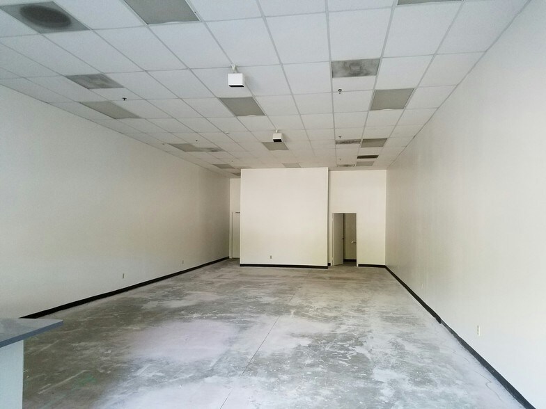 More Photos Of 72817 Dinah Shore Dr, Rancho Mirage Freestanding For Lease