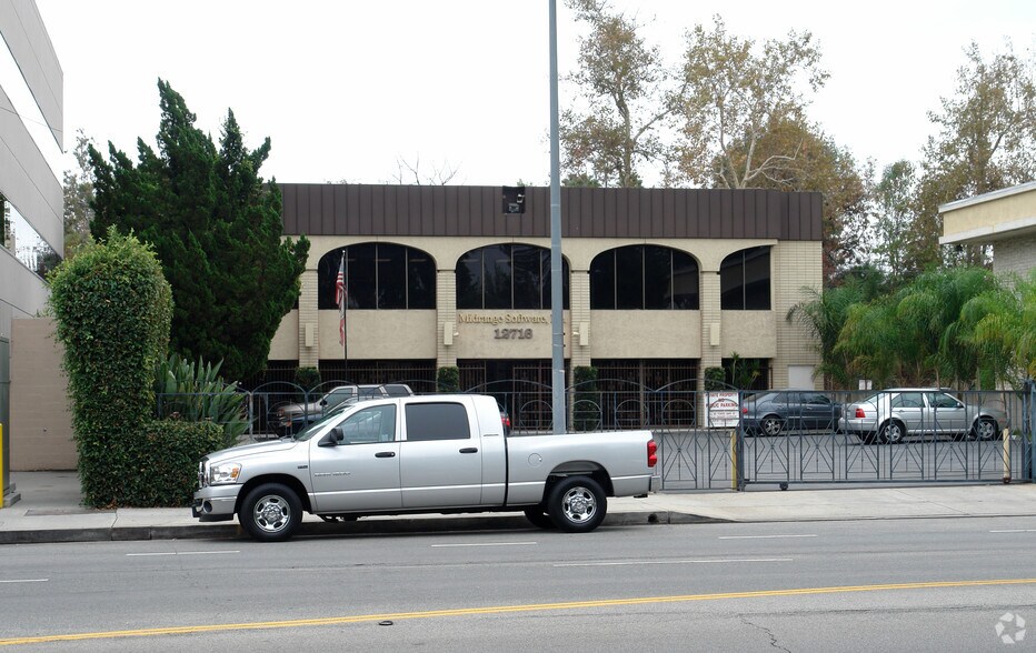 Primary Photo Of 12716 Riverside Dr, Studio City Office For Lease
