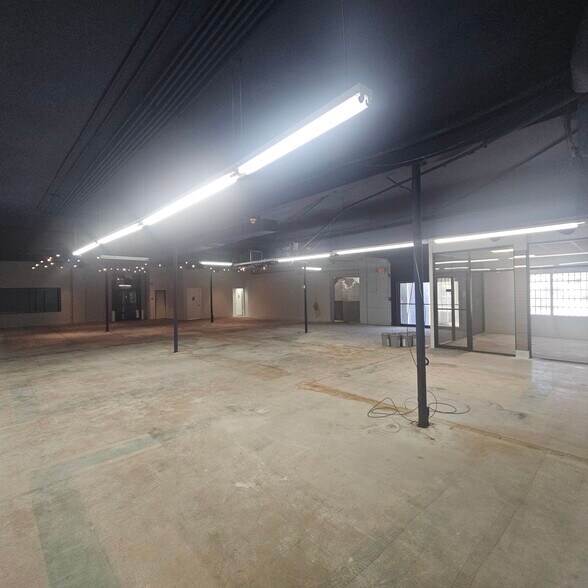 More Photos Of 3420 NW 7th St, Miami Light Distribution For Lease