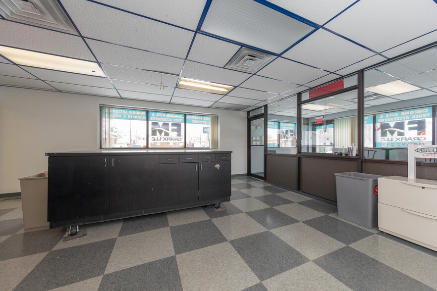 More Photos Of 824 E 222nd St, Euclid Warehouse For Sale