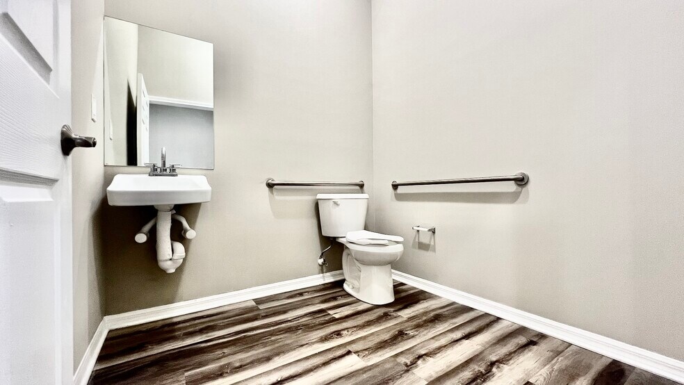 More Photos Of 11500 Atlantis Pl, Alpharetta Medical For Lease