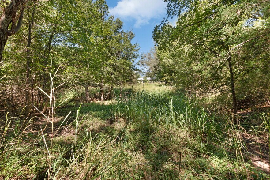 More Photos Of 1404 Central Texas Expy, Lampasas Land For Sale