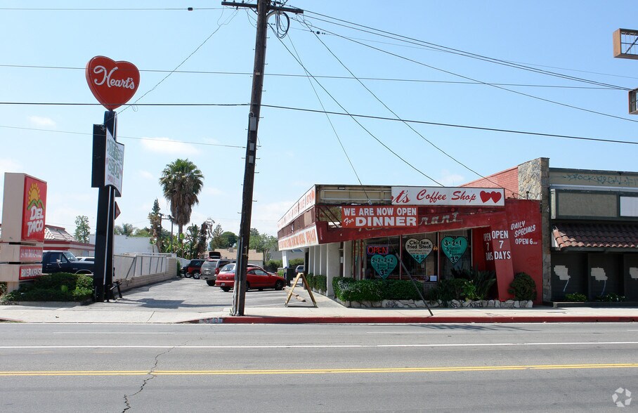 Primary Photo Of 16918 Saticoy St, Van Nuys Restaurant For Sale