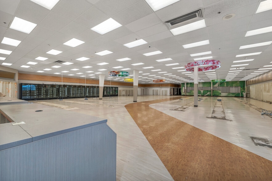 More Photos Of 15 Mont Vernon St, Milford Freestanding For Sale