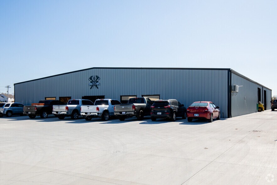 Primary Photo Of 1700 Commerce Dr, Tonganoxie Warehouse For Sale