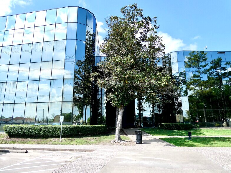 Primary Photo Of 15311 Vantage Pky W, Houston Unknown For Lease