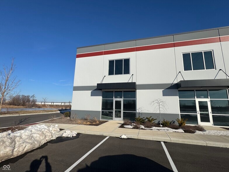 Primary Photo Of 14226 Bergen Blvd, Noblesville Flex For Sale