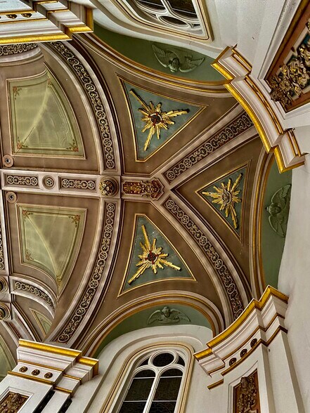 More Photos Of 947 Aisquith St, Baltimore Religious Facility For Sale