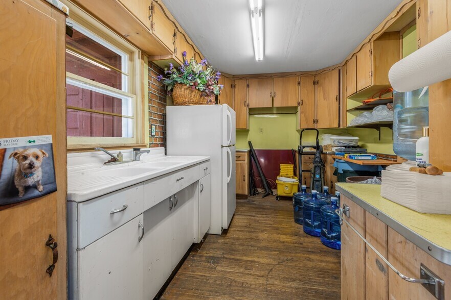 More Photos Of 10440 Water Street, Ephraim General Retail For Sale