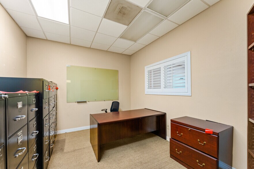 More Photos Of 2701-2715 Saturn St, Brea Light Distribution For Sale