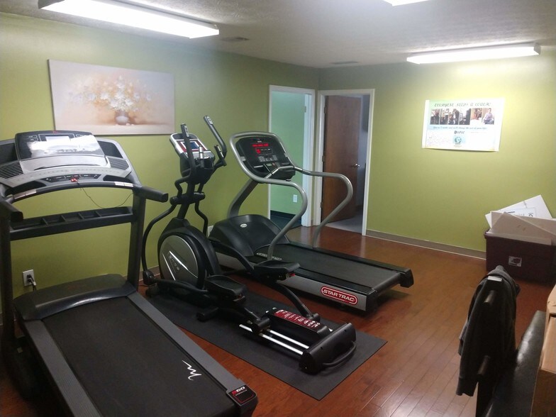 More Photos Of 2227 Idlewood Rd, Tucker Medical For Lease