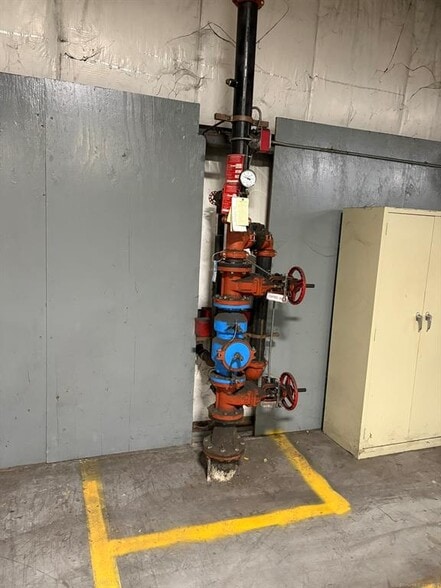 More Photos Of 8 Baldwin Dr, Branford Manufacturing For Sale