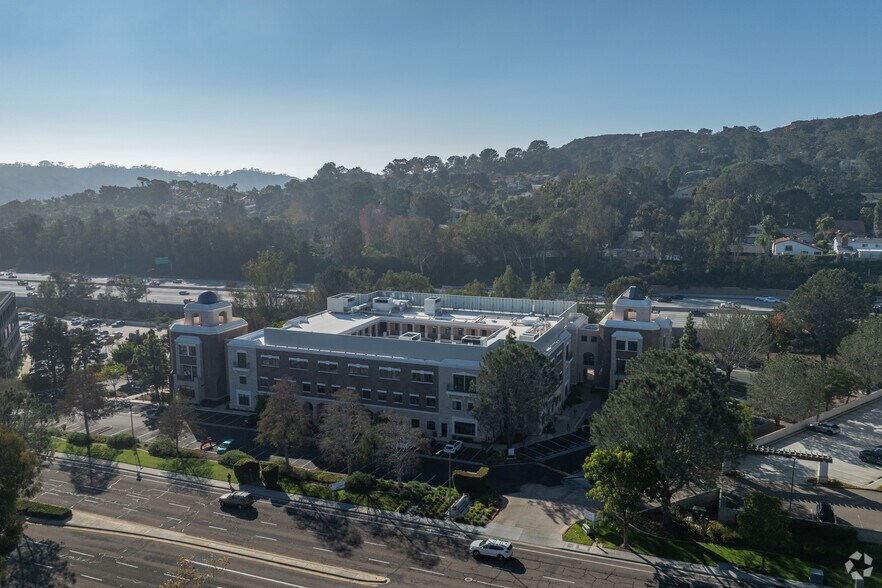 More Photos Of 12250 El Camino Real, San Diego Research And Development For Lease