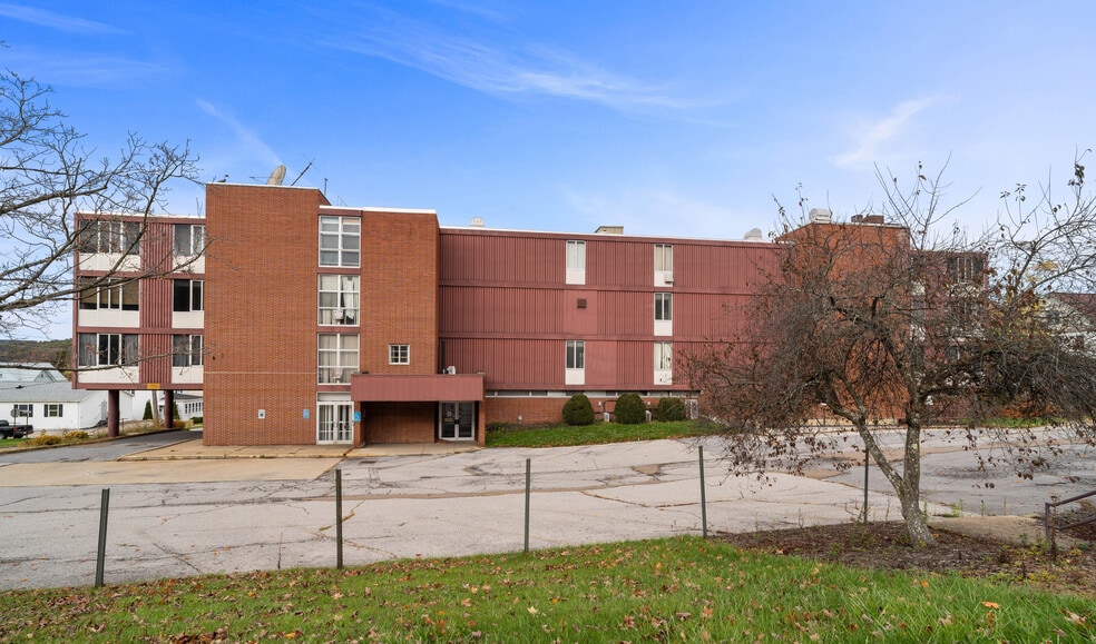 More Photos Of 94 Hospital St, Ridgway Specialty For Sale