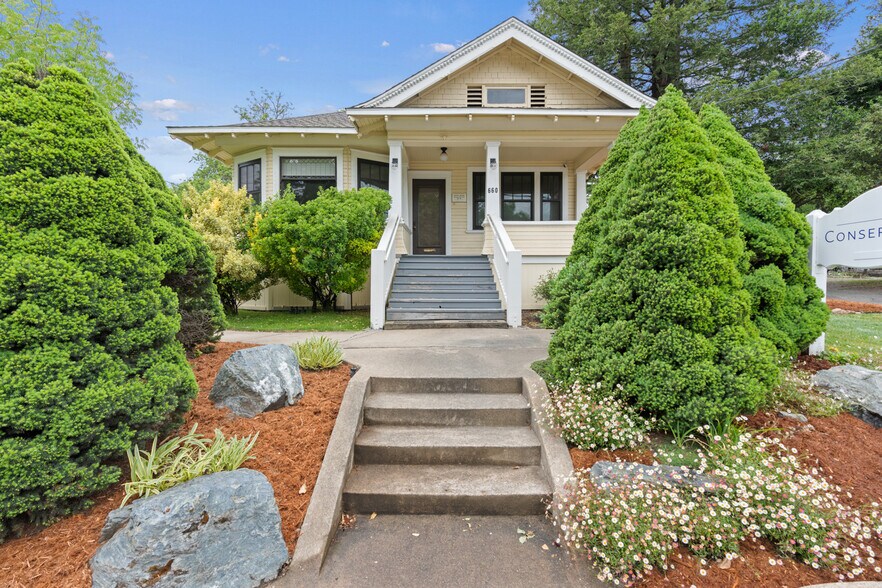 More Photos Of 660 N State St, Ukiah Medical For Sale