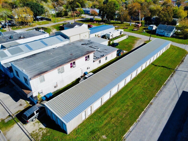 More Photos Of 832 W Main St, Port Lavaca Self Storage For Sale