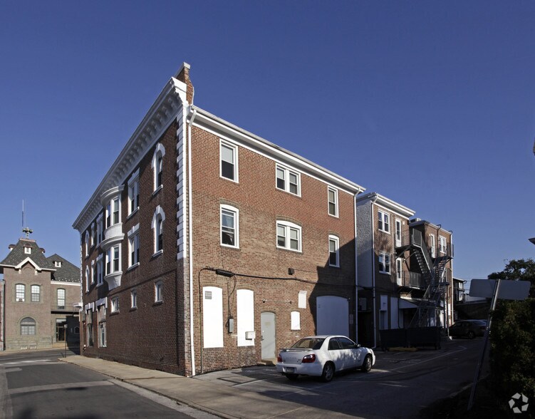 More Photos Of 874-880 W Lancaster Ave, Bryn Mawr Apartments For Lease