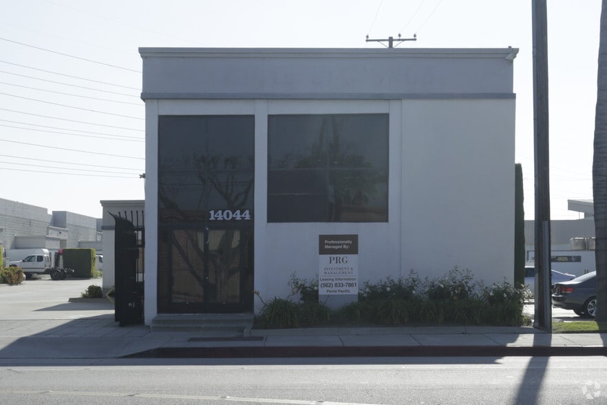 Primary Photo Of 14044 Garfield Ave, Paramount Manufacturing For Lease