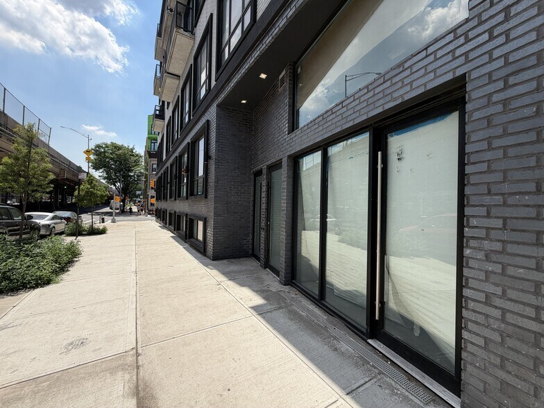 More Photos Of 411 Meeker Ave, Brooklyn Apartments For Lease