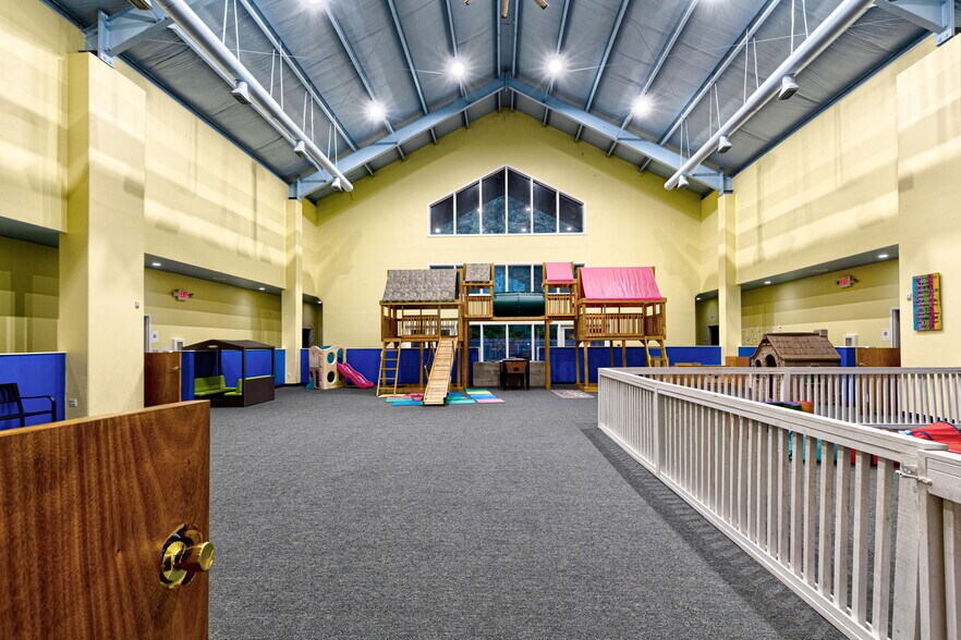 More Photos Of 7830 Veterans Pky, Columbus Office For Sale