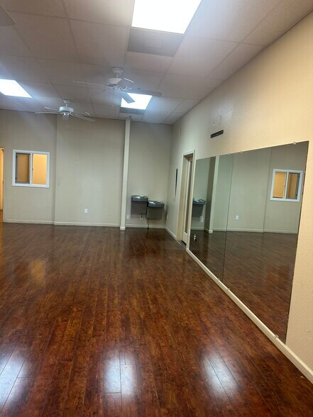 More Photos Of 100 E Robertson Blvd, Chowchilla Unknown For Lease