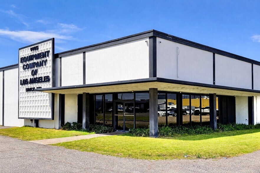 More Photos Of 1005 E Orangethorpe Ave, Anaheim Warehouse For Sale