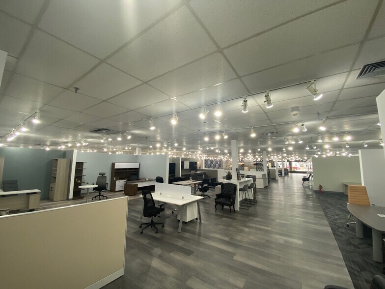 More Photos Of 75 Broadhollow Rd, Farmingdale Industrial For Sale