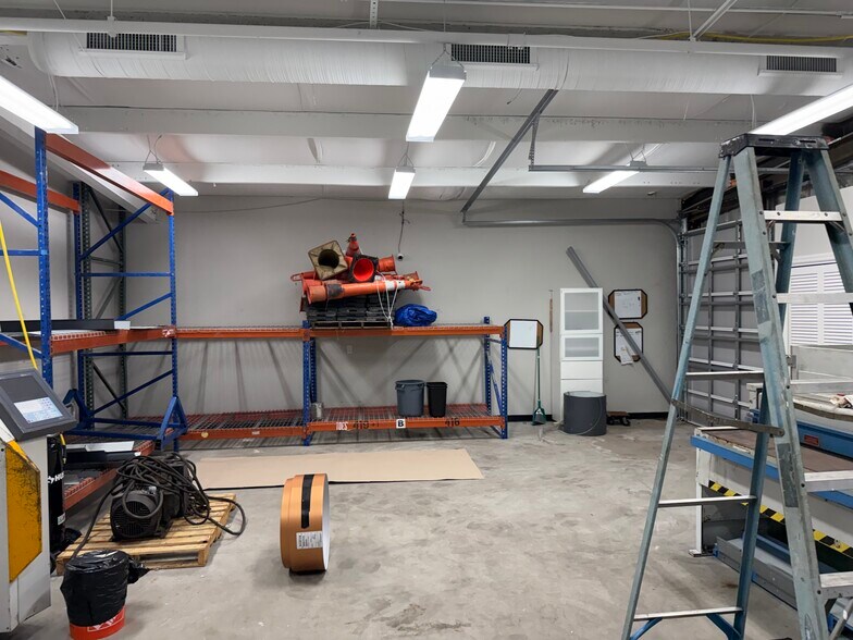 More Photos Of 5010 N Nebraska Ave, Tampa Light Distribution For Lease