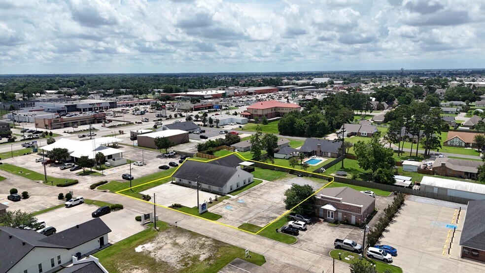 More Photos Of 1909 Southwood Dr, Lake Charles Office For Lease