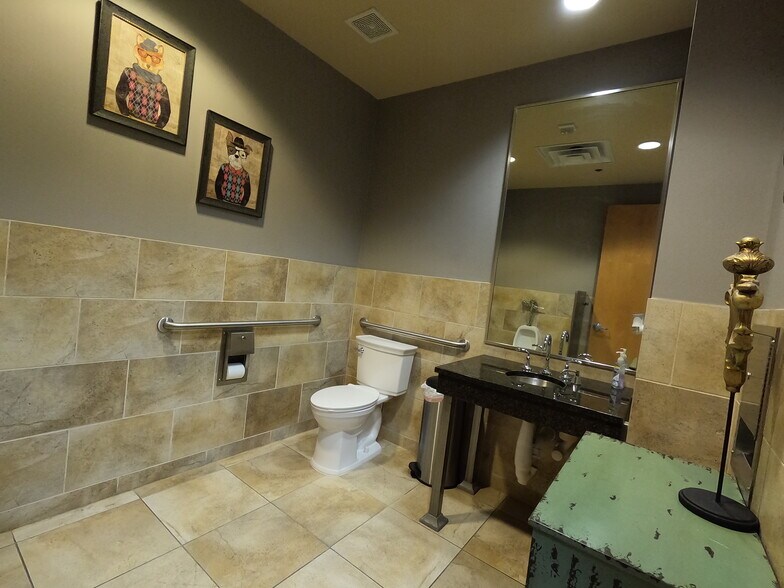 More Photos Of 6570 Naaman Forest Blvd, Garland Coworking Space