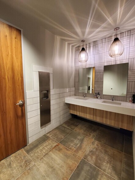 More Photos Of 523 Park Point Dr, Golden Office For Lease