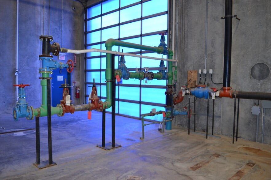 More Photos Of 70 Queens Dr, Red Deer County Service For Sale